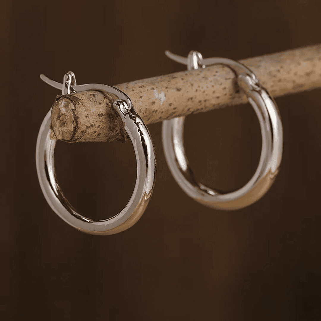 Pendientes de aro clásicos de plata pulida – imagen 2