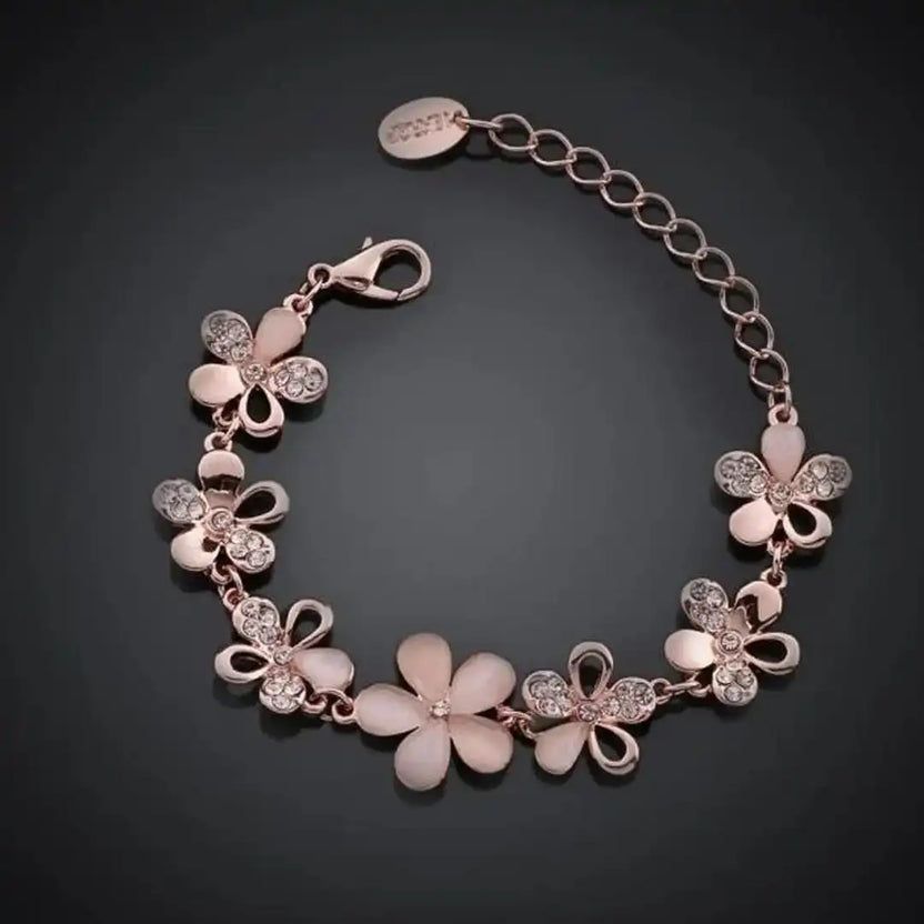 Pulsera Rosa Antigua con flor — Carmen, Lucía & Rocío
