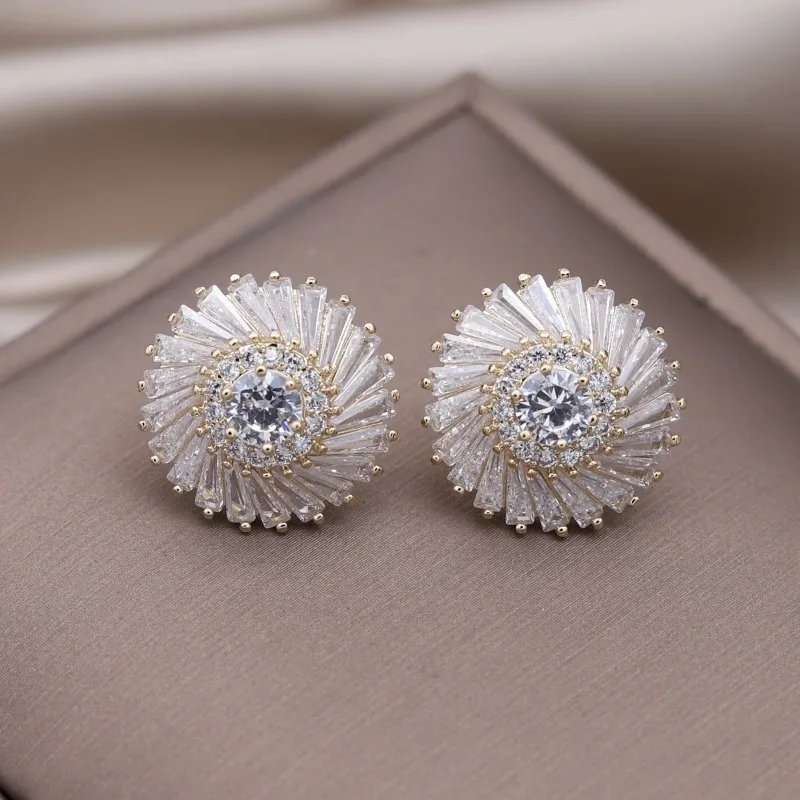 Pendientes elegantes de espiral brillante