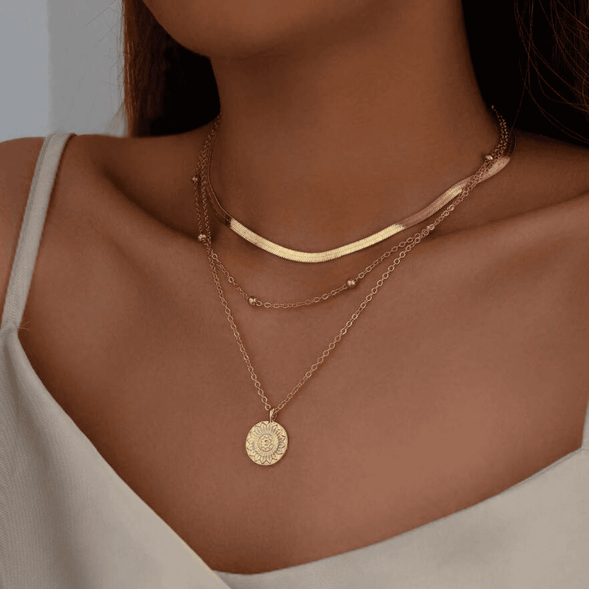 Collar vintage dorado exclusivo