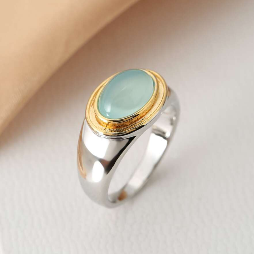 Anillo moderno bicolor verde