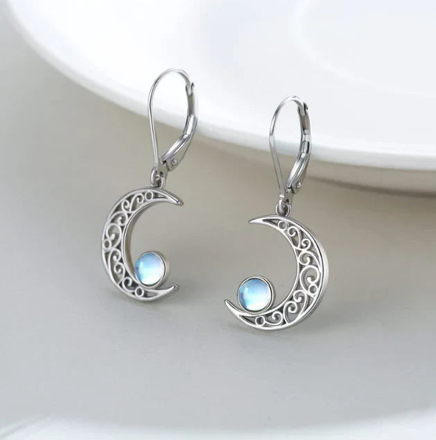Pendientes celestiales de plata con piedra de luna en forma de media luna