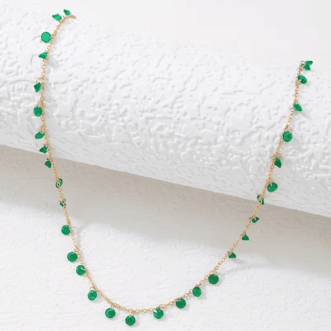 Collar artesanal con gota de esmeralda