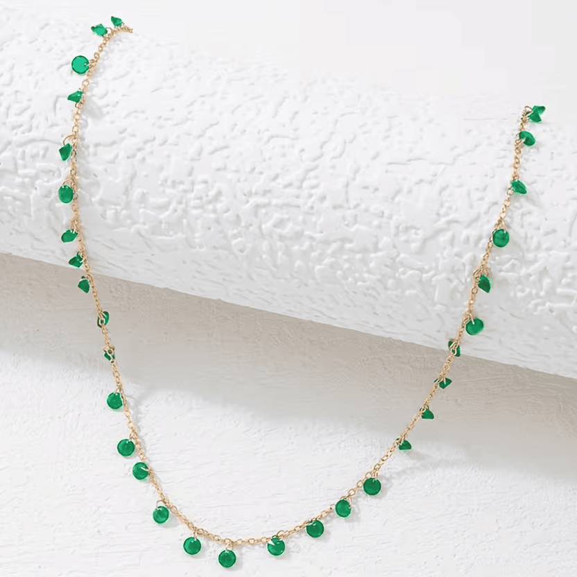 Collar artesanal con gota de esmeralda
