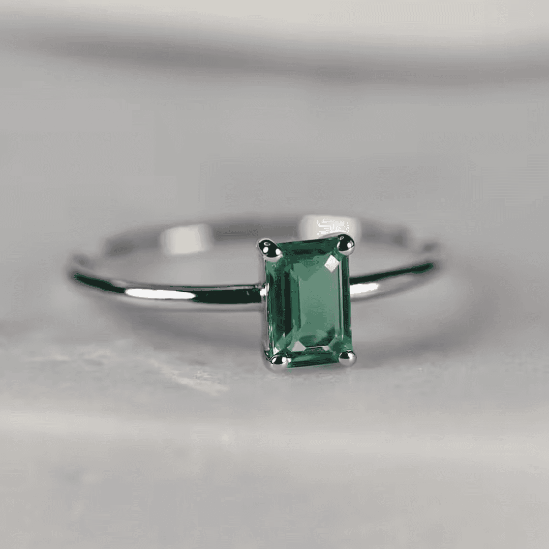 Anillo Musa elegante con esmeralda – imagen 2