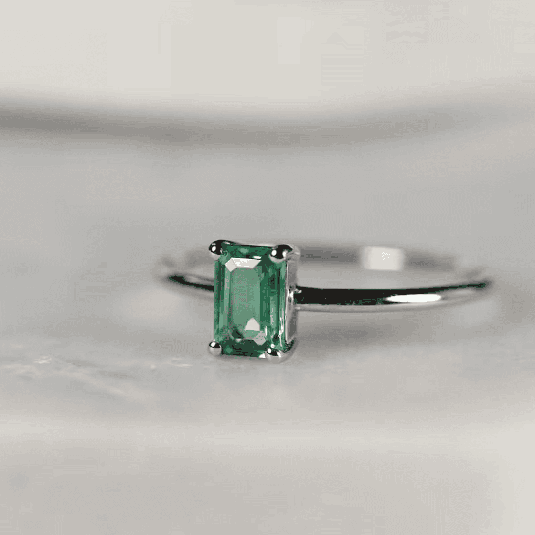 Anillo Musa elegante con esmeralda – imagen 4