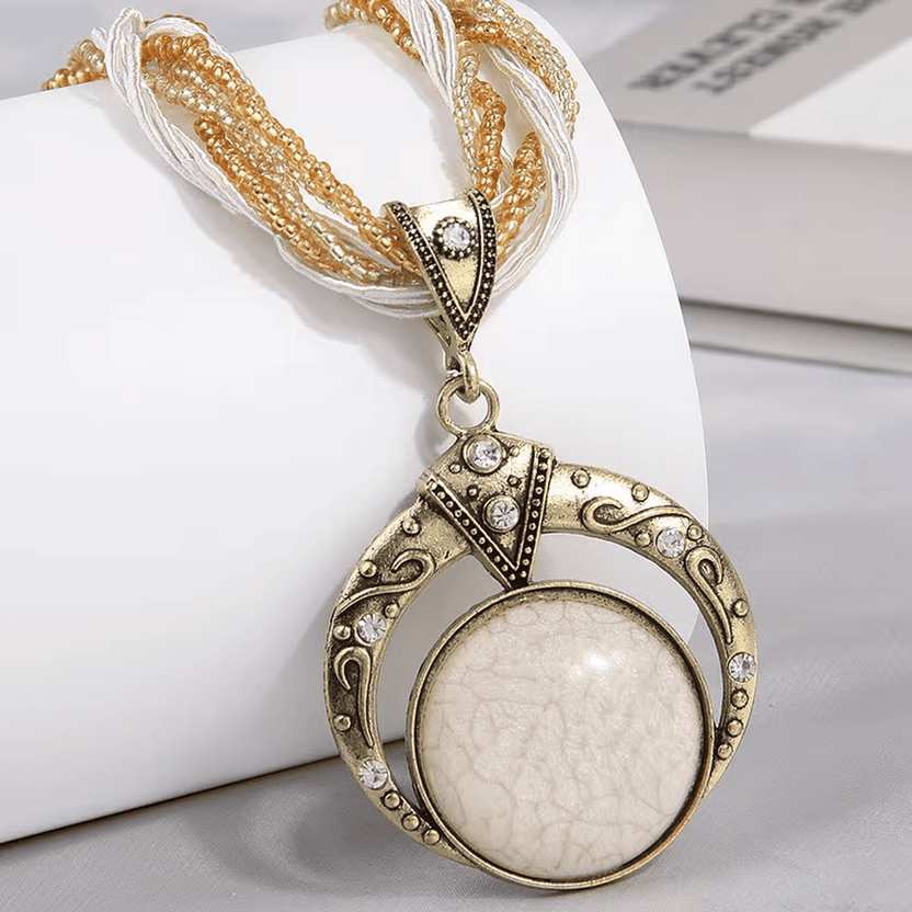 Collar bohemio de piedra lunar