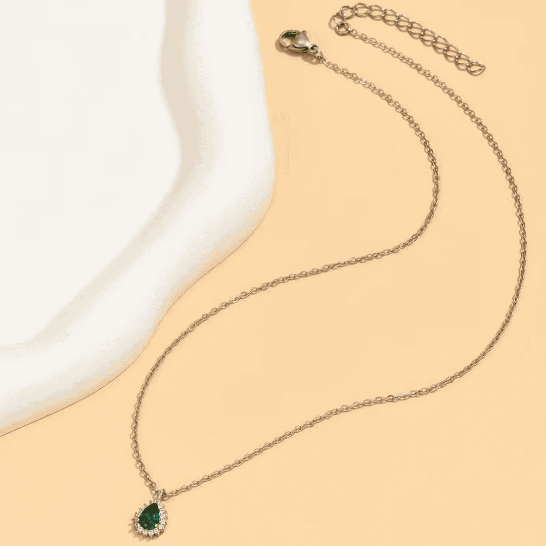 Collar elegante con piedra esmeralda en forma de gota de rocío – imagen 3