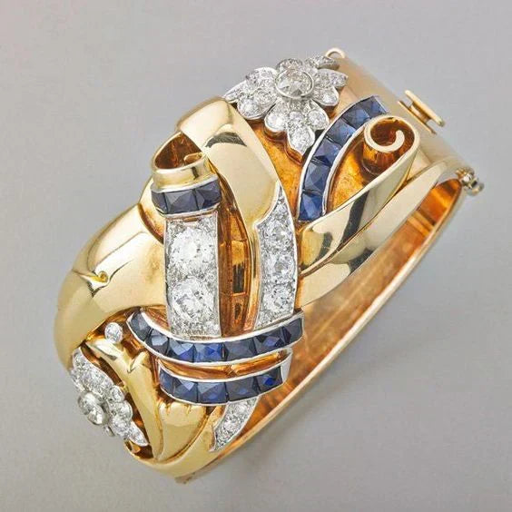 Anillo de oro con circonita