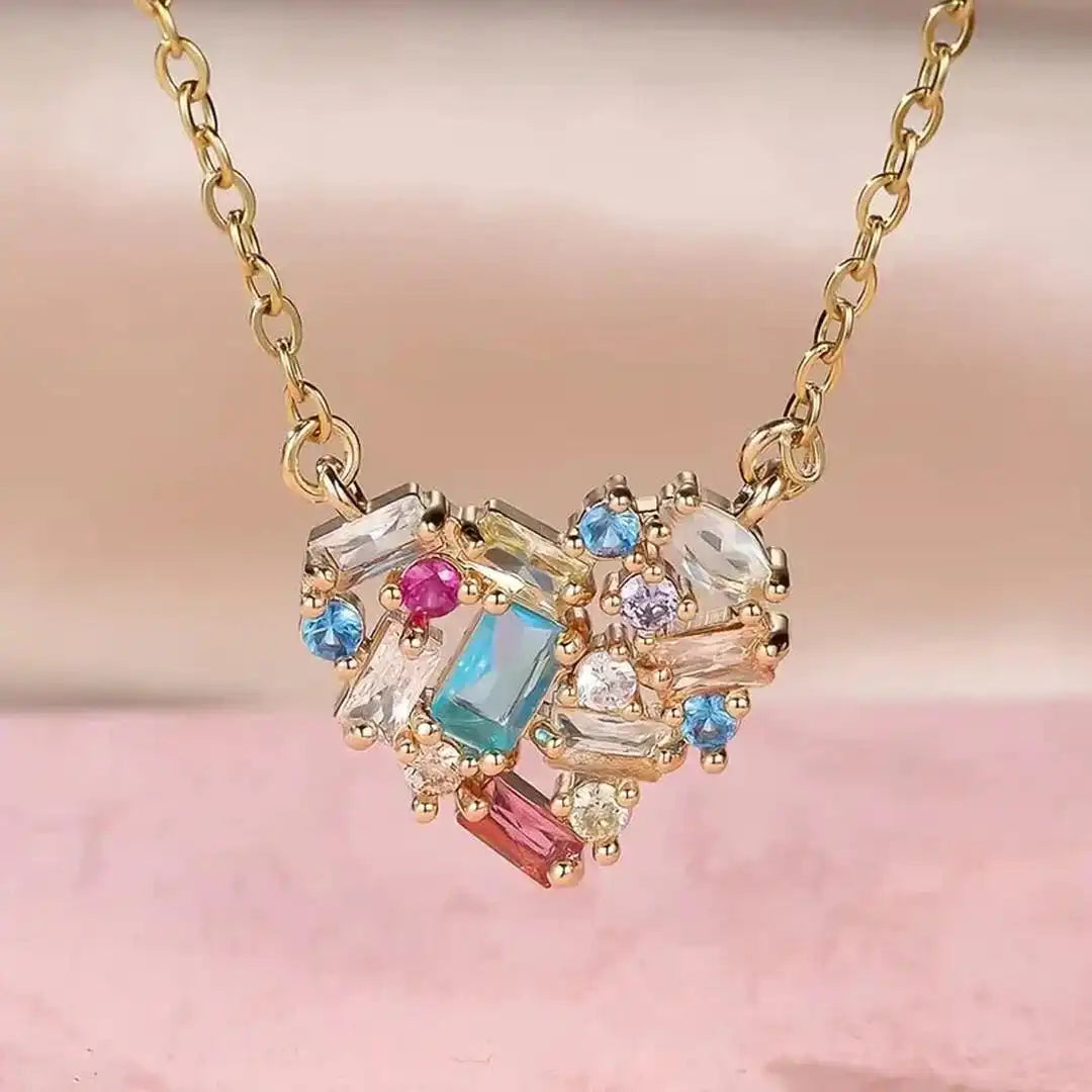 Collar de corazón brillante y colorido