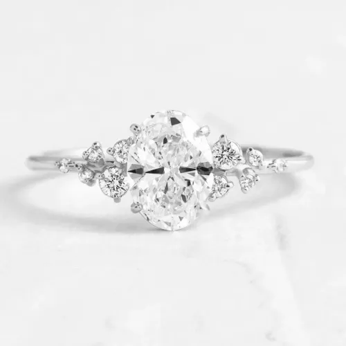 Anillo solitario ovalado con cristal – imagen 2