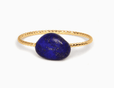 Anillo fino con piedras de colores – imagen 2
