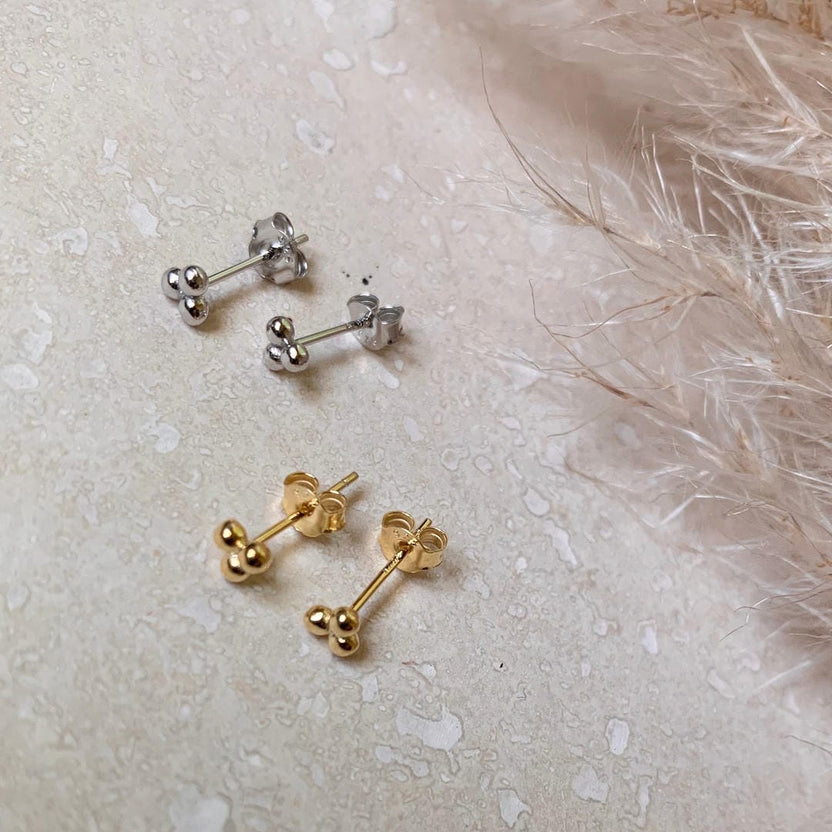 Trío de micro pendientes en oro o plata