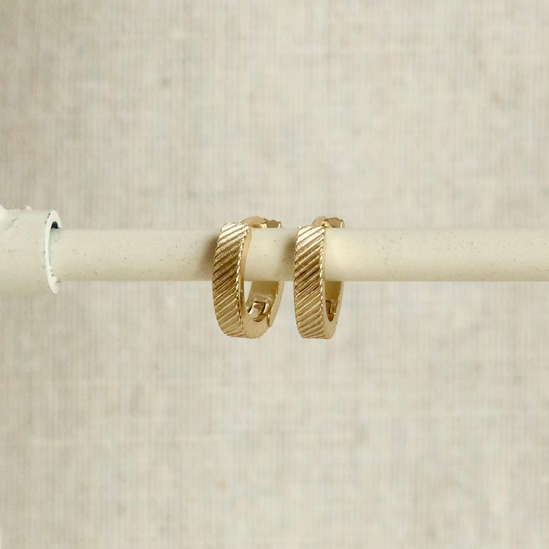 Pendientes aros de oro grabados