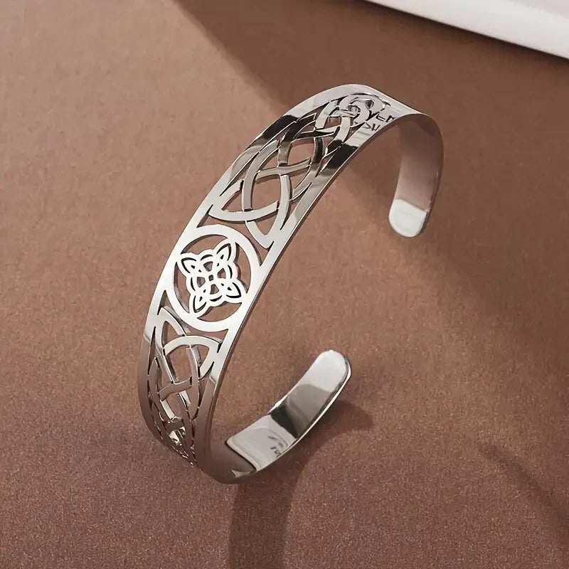 Brazalete abierto exquisito