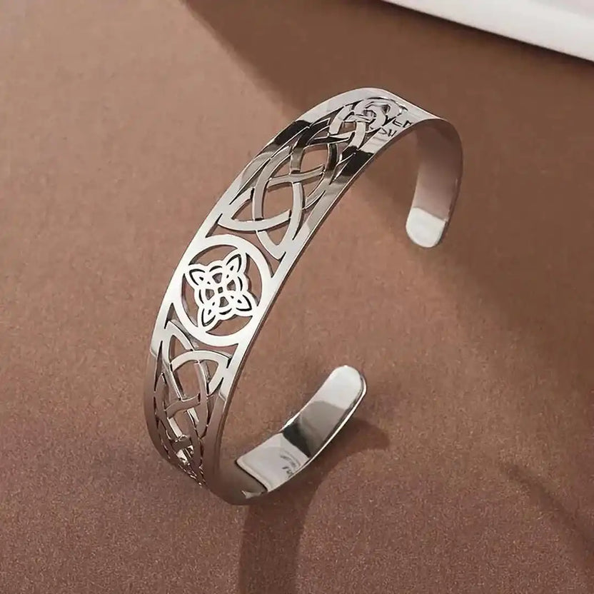 Pulsera abierta de plata hueca exquisita