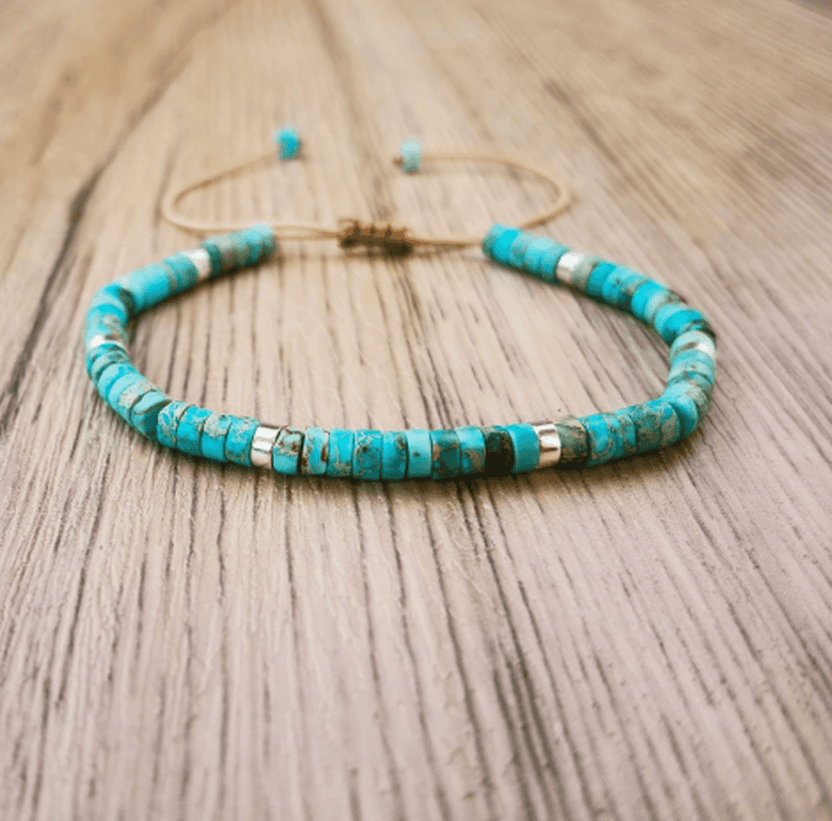Pulsera atemporal de cuentas delicadas de turquesa