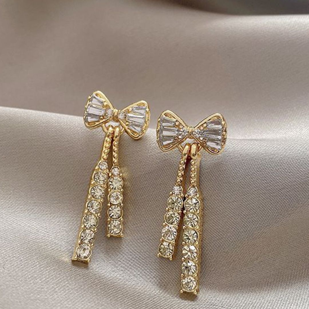 Pendientes con lazo y brillo exquisito