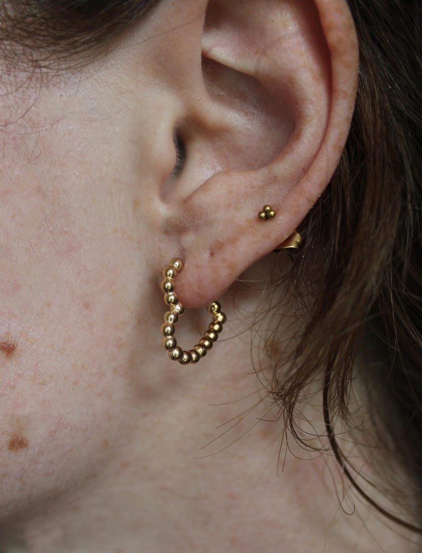 Pendientes aro en forma de corazón con cuentas – imagen 3