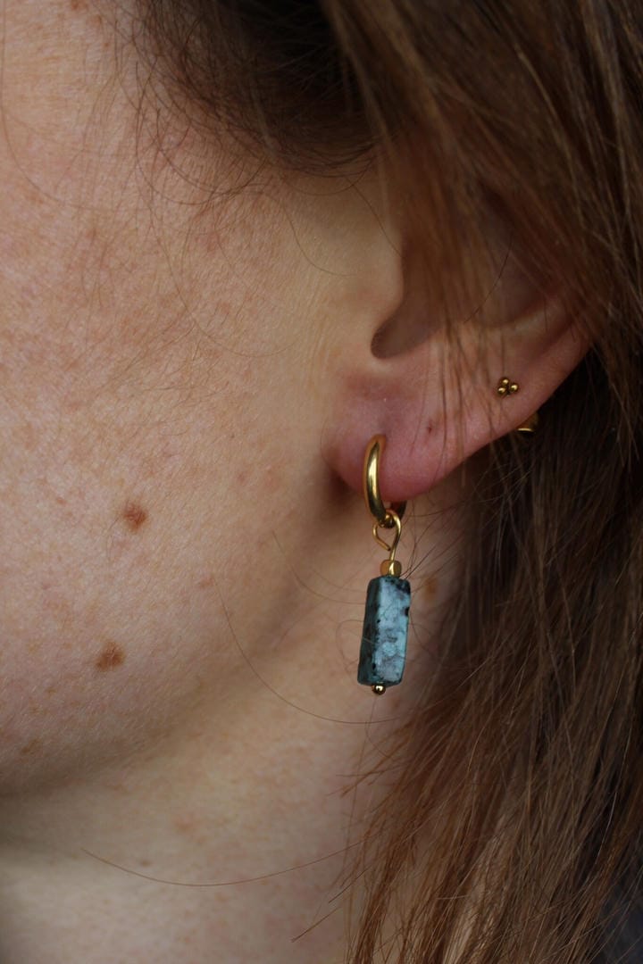 Pendientes de barra de piedra en tonos naturales – imagen 18