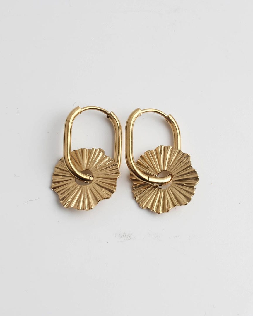 Pendientes aro festoneados en tono suave – imagen 2