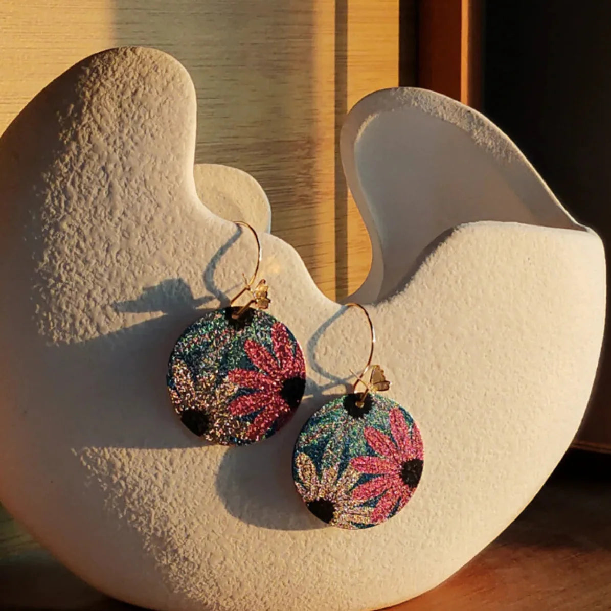 Pendientes bohemios pintados con strass