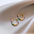 Aros dorados de esmalte multicolor