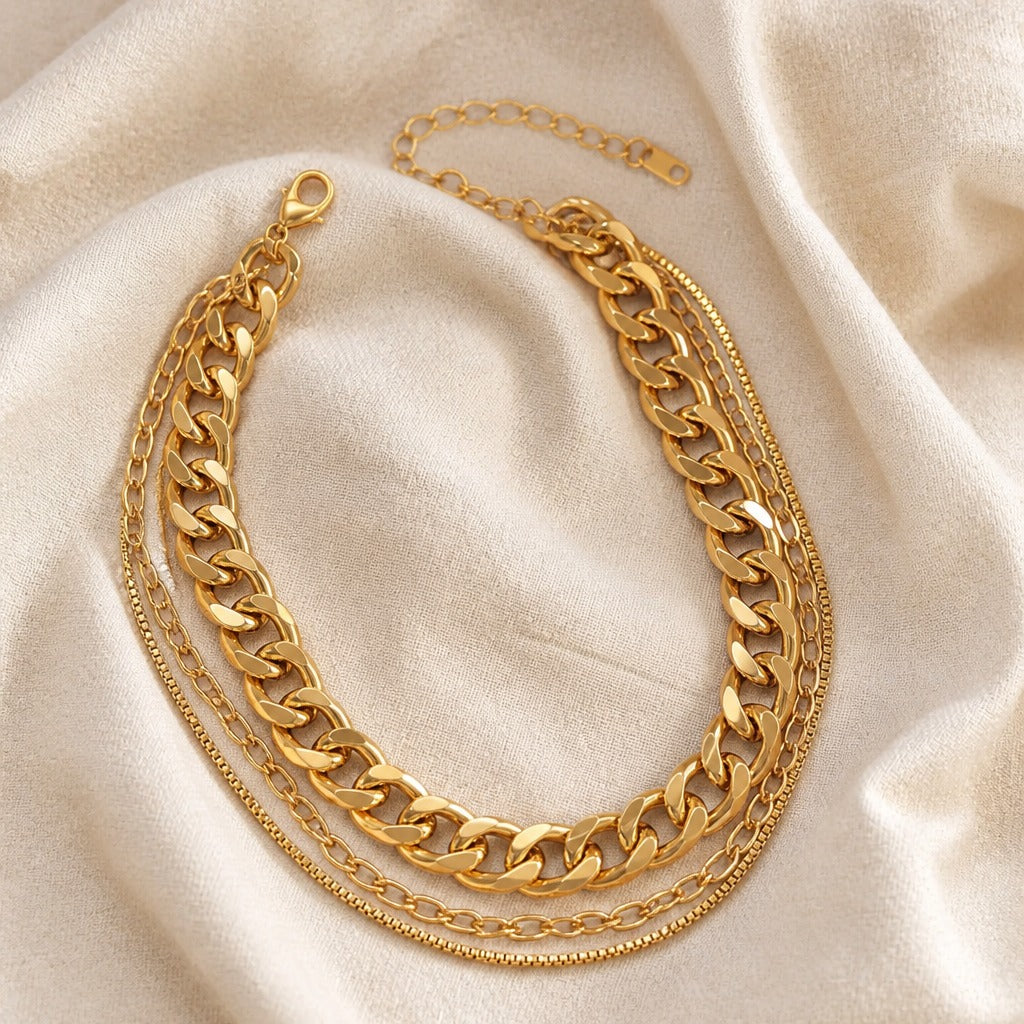 Collar dorado en capas atemporal – imagen 2
