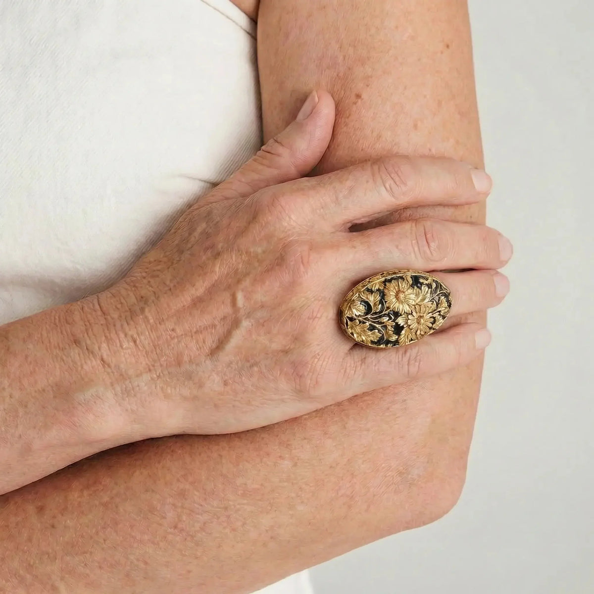 Anillo vintage Flor de medianoche – imagen 2