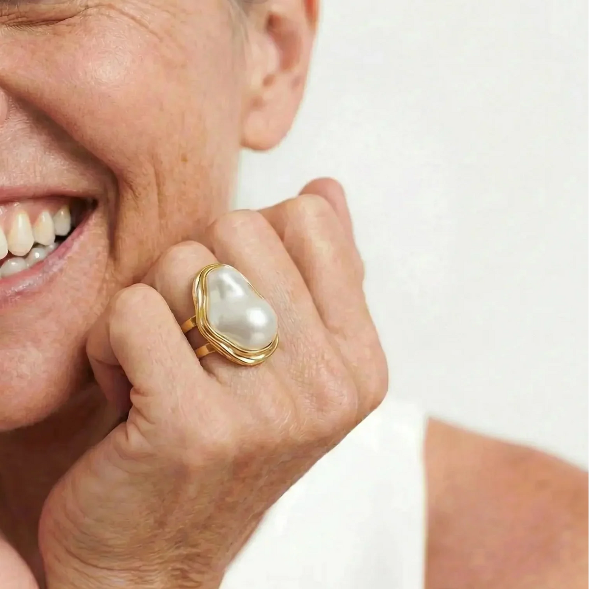 Anillo ajustable de perla Carmen, Lucía & Rocío – imagen 2