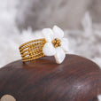 Anillo Flor de Luna con concha — Carmen, Lucía & Rocío