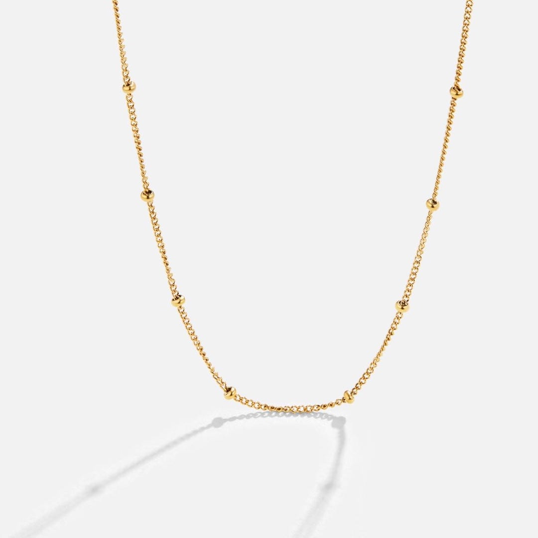 Collar dorado elegante y con estilo de capas — Carmen, Lucía & Rocío