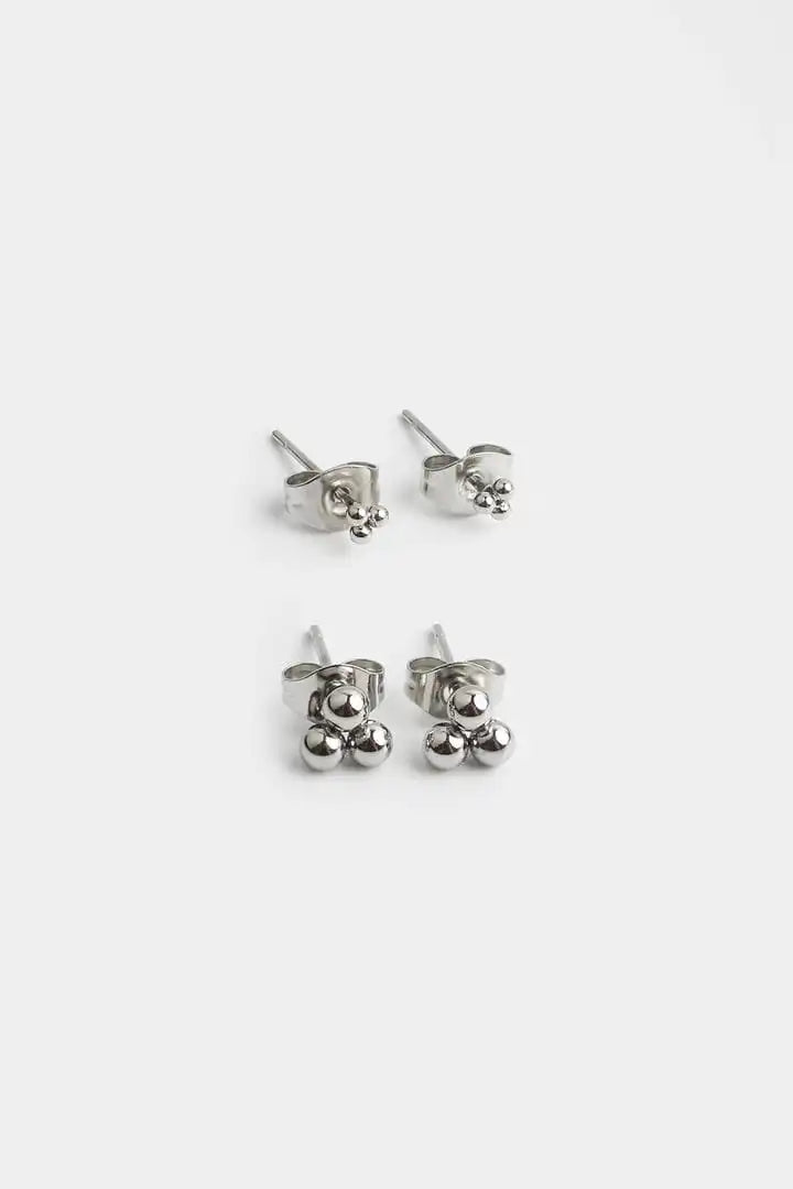 Pendientes de botón con racimo de esferas – imagen 4