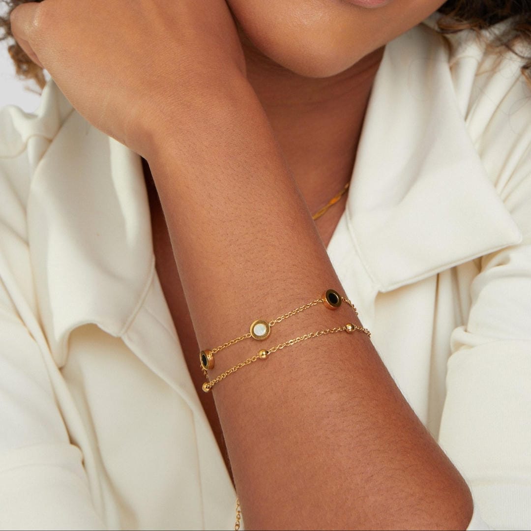 Pulsera Musa de ónix y piedra blanca — Carmen, Lucía & Rocío