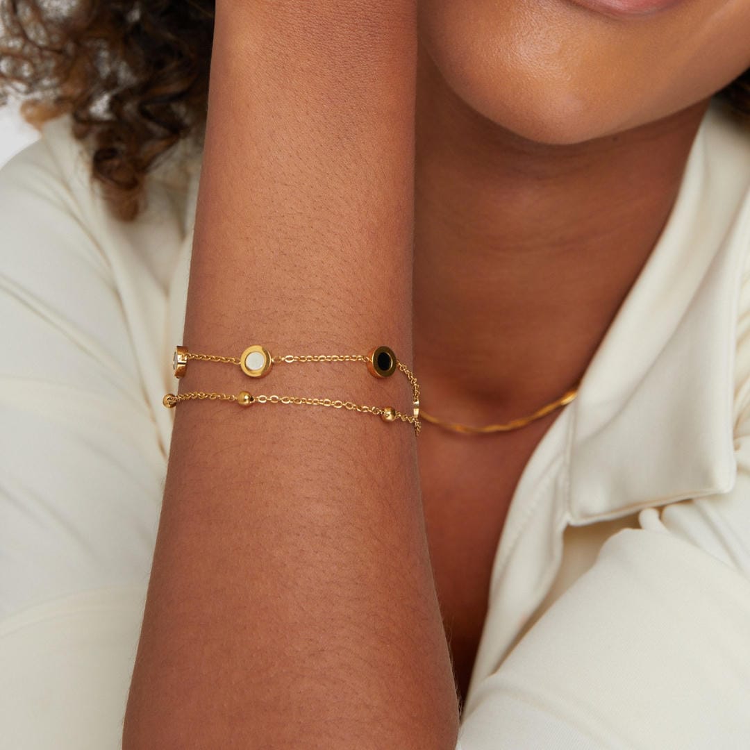 Pulsera Musa de ónix y piedra blanca — Carmen, Lucía & Rocío