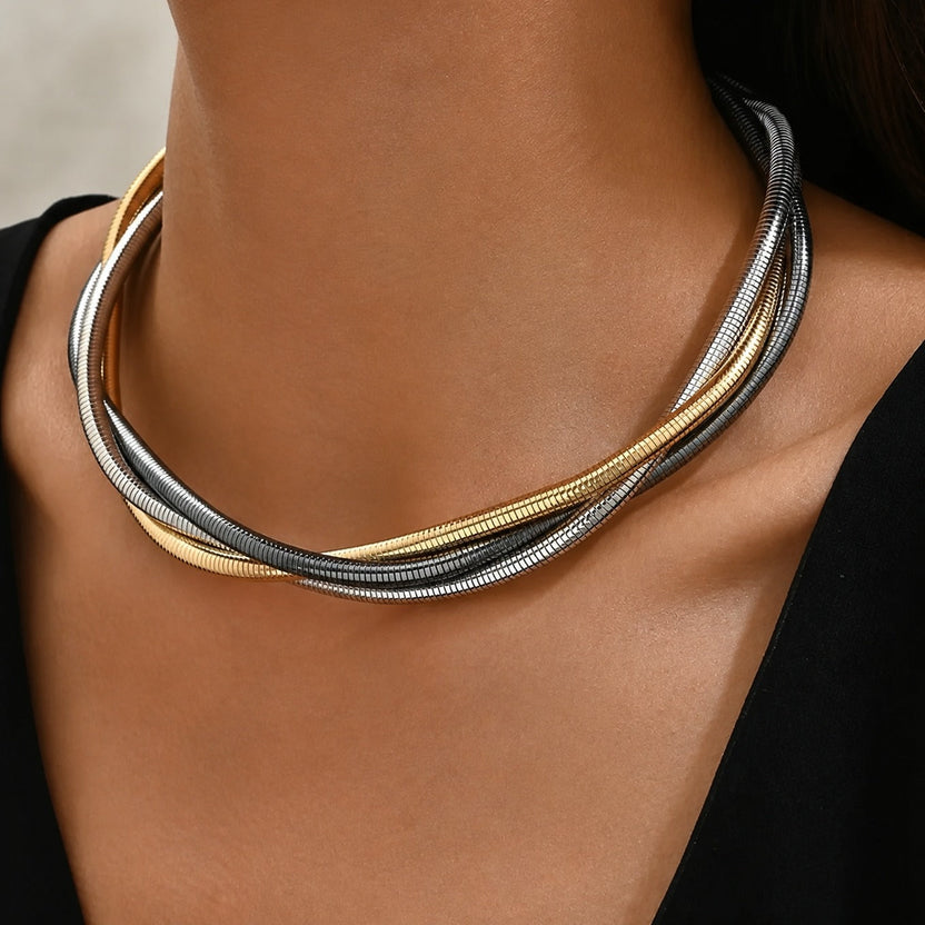Collar opulento de cadenas superpuestas