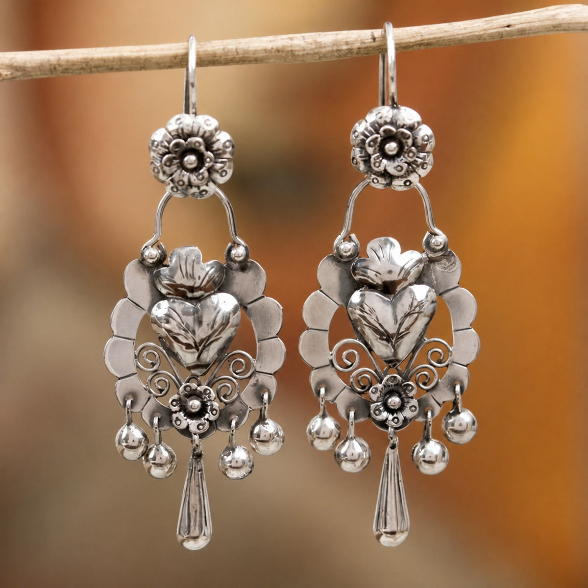 Pendientes victorianos de corazón y flor