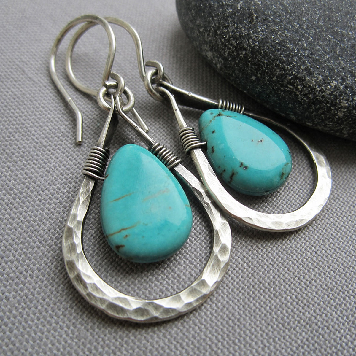 Pendientes artesanales de plata y turquesa