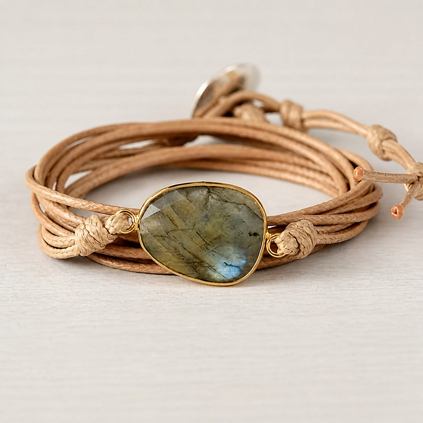 Pulsera envolvente de piel con gemas