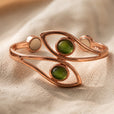 Pulsera de cobre con ópalo iridiscente