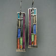 Pendientes plateados de colores clásicos – imagen 3