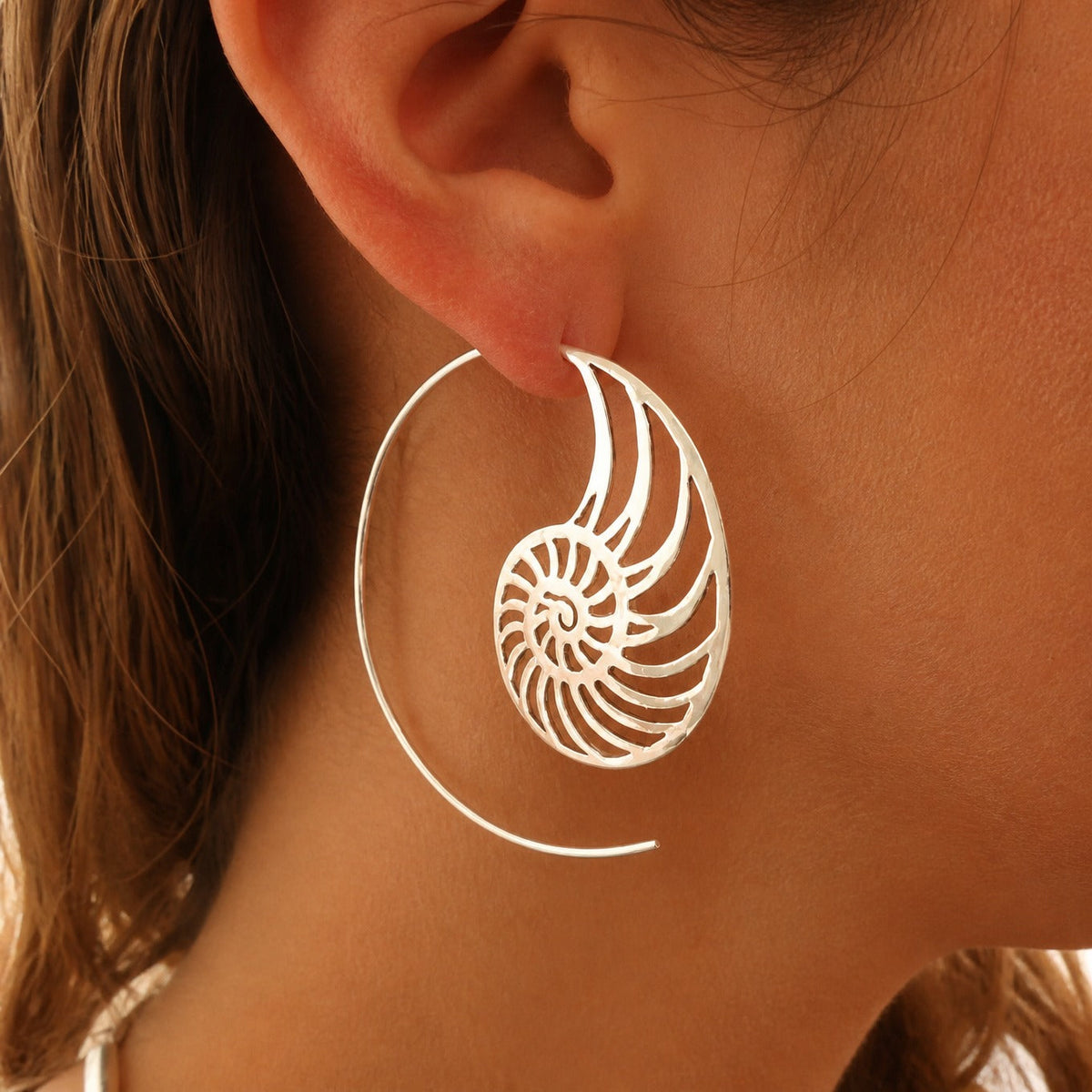 Pendientes dorados Espiral Marina — Carmen, Lucía & Rocío