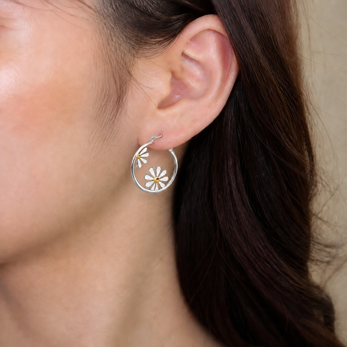 Pendientes de plata Pequeña Margarita — Carmen, Lucía & Rocío