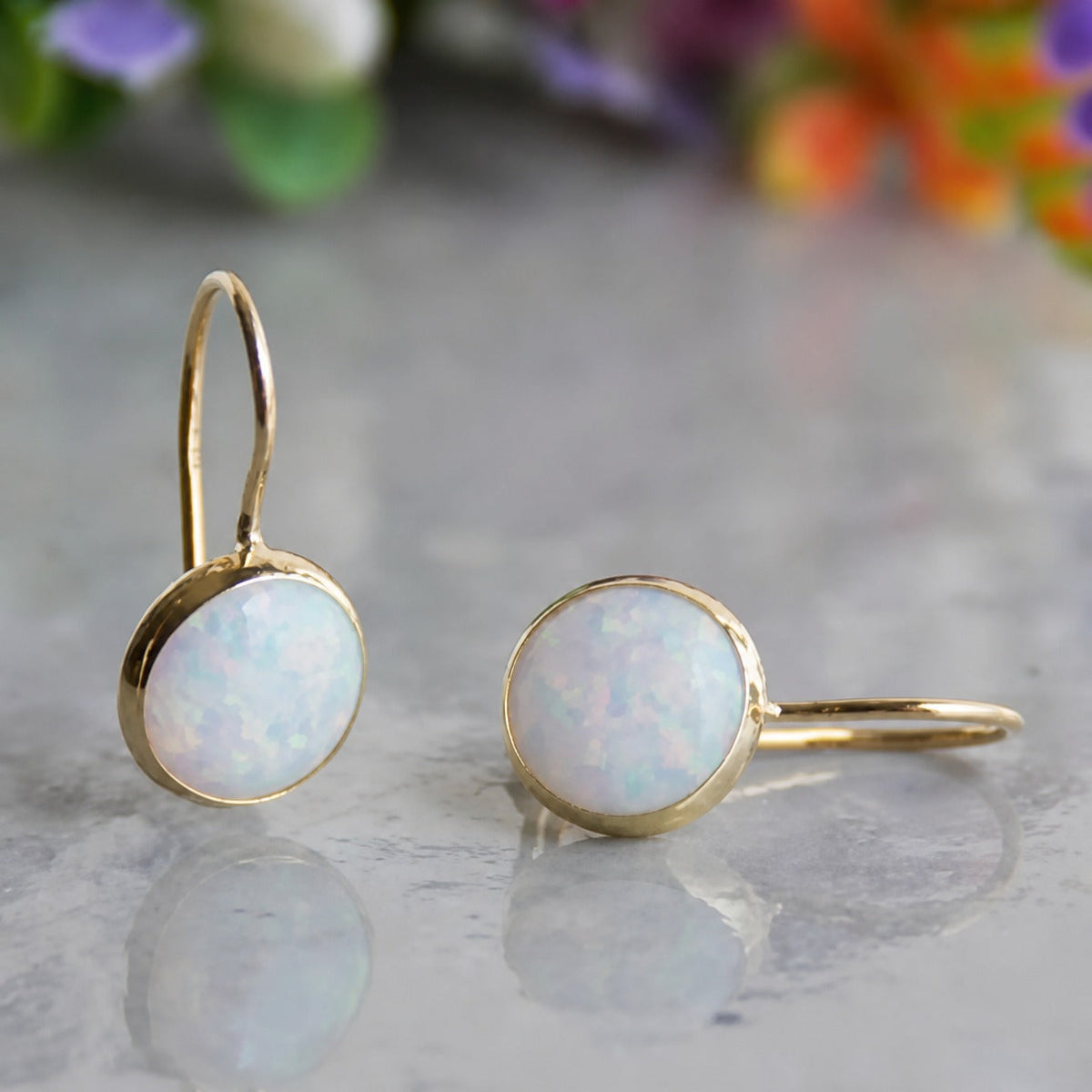 Pendientes blancos atemporales