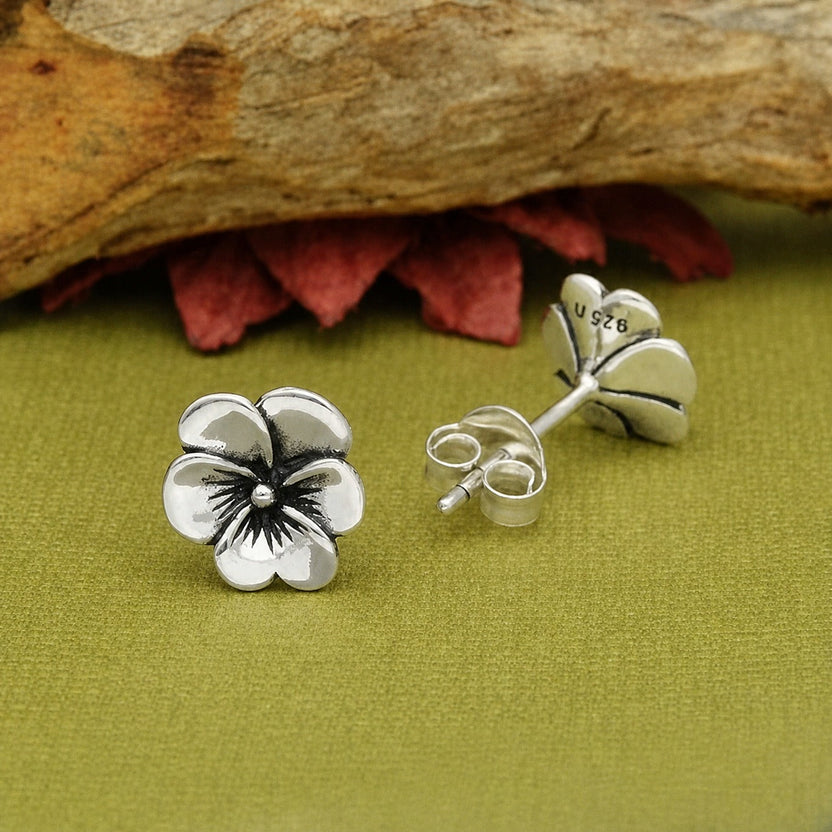 Pendientes florales artesanales de plata