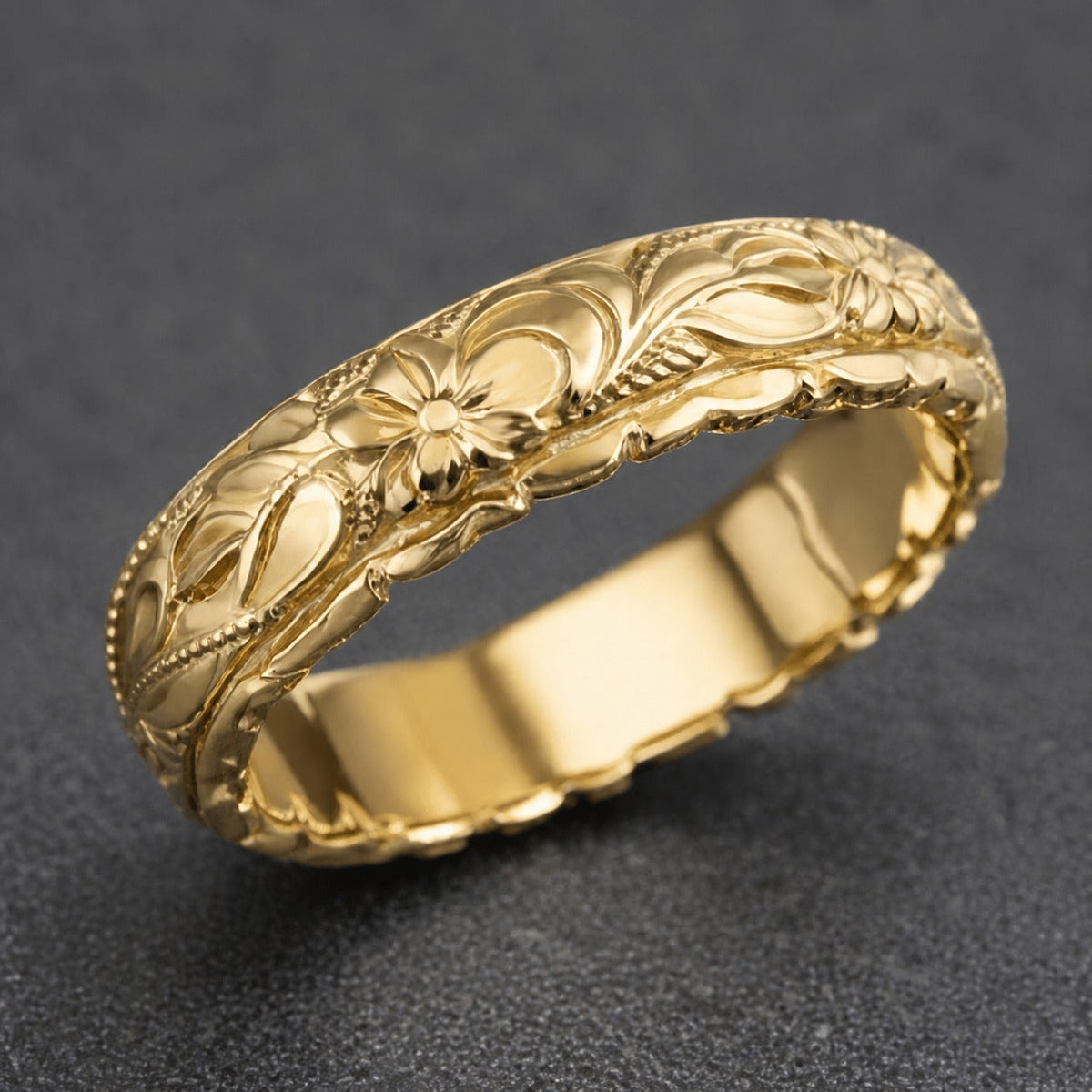 Anillo de oro con eslabón infinito