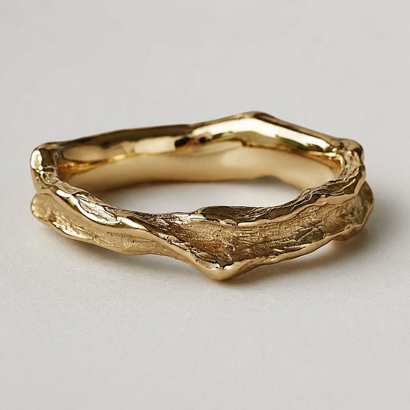 Anillo de oro atemporal con aro