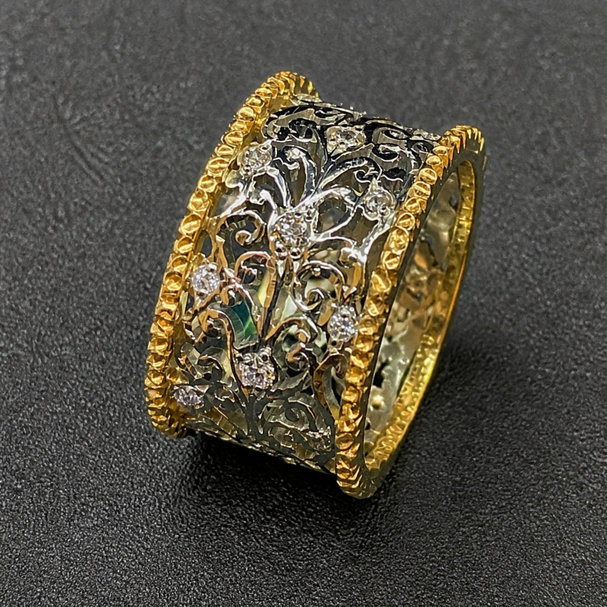 Anillo refinado de circonita con hiedra – imagen 2