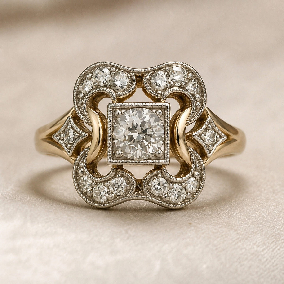 Anillo vintage de oro con circonita