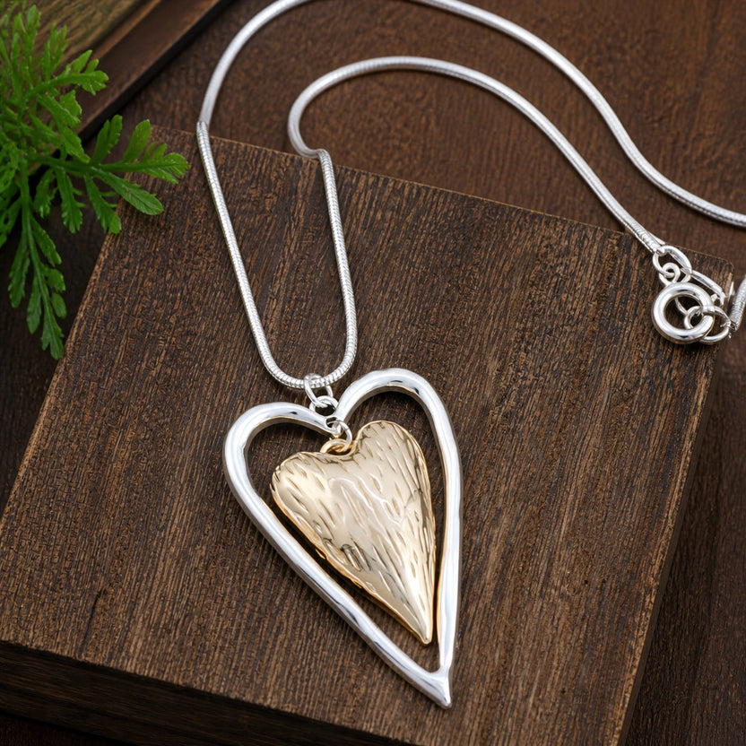 Collar dúo de corazón atemporal